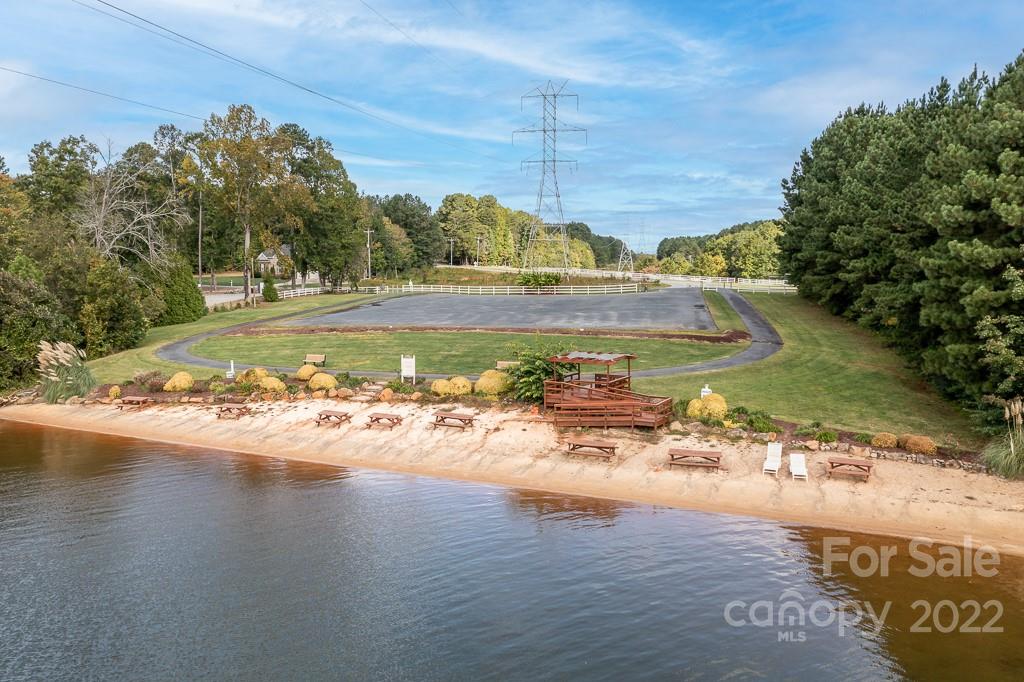 7545 Windy Pine Circle, Unit 30 Denver, NC 28037 - Photo 34 of 38 a view of a water fountain and a yard