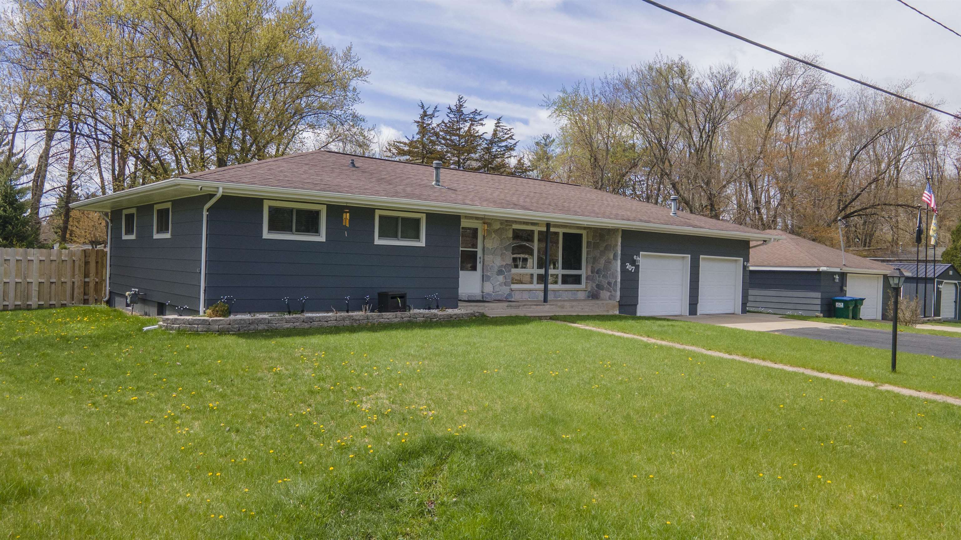707 Sunset Drive Redgranite, WI 54970 - Photo 1 of 48