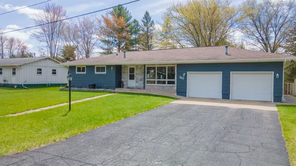 $325,000 | 707 Sunset Drive, Redgranite, WI 54970