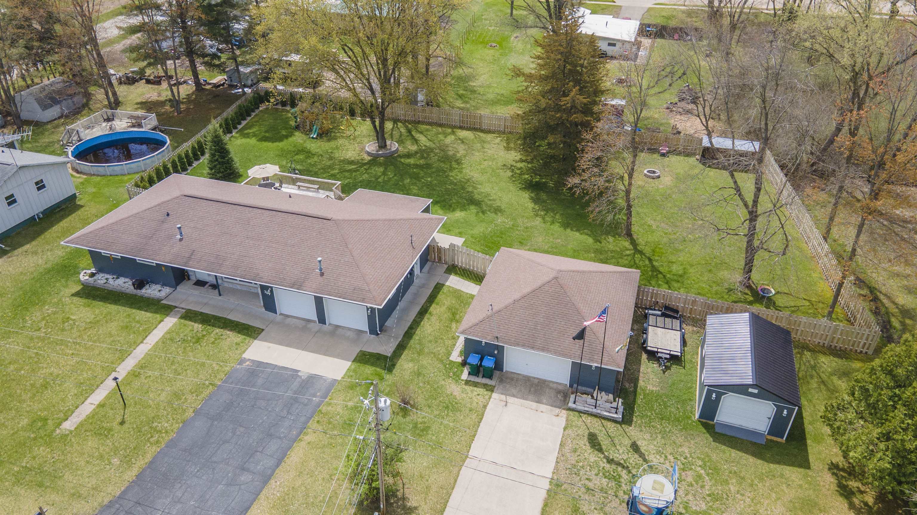 707 Sunset Drive Redgranite, WI 54970 - Photo 3 of 48