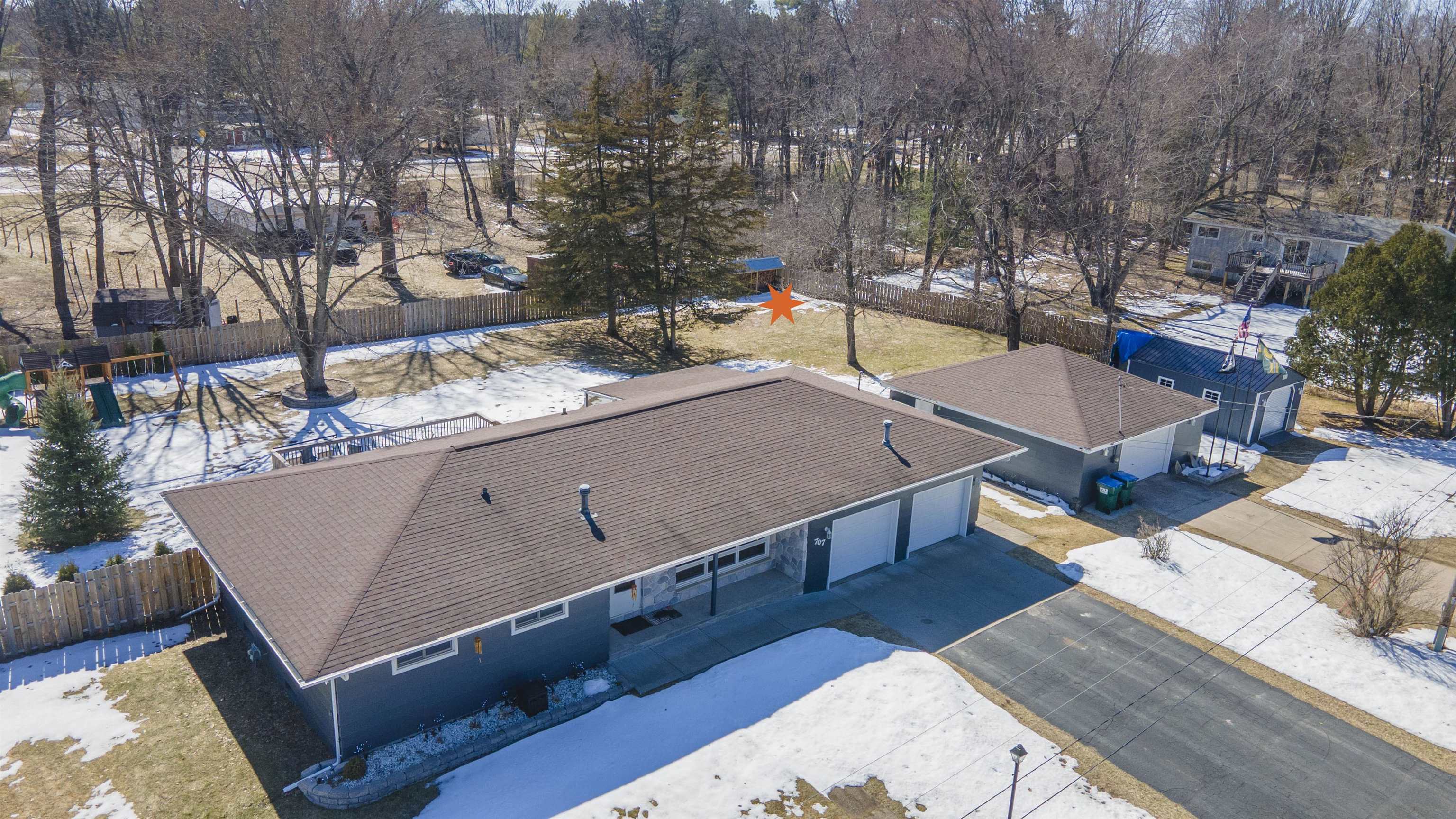 707 Sunset Drive Redgranite, WI 54970 - Photo 9 of 48