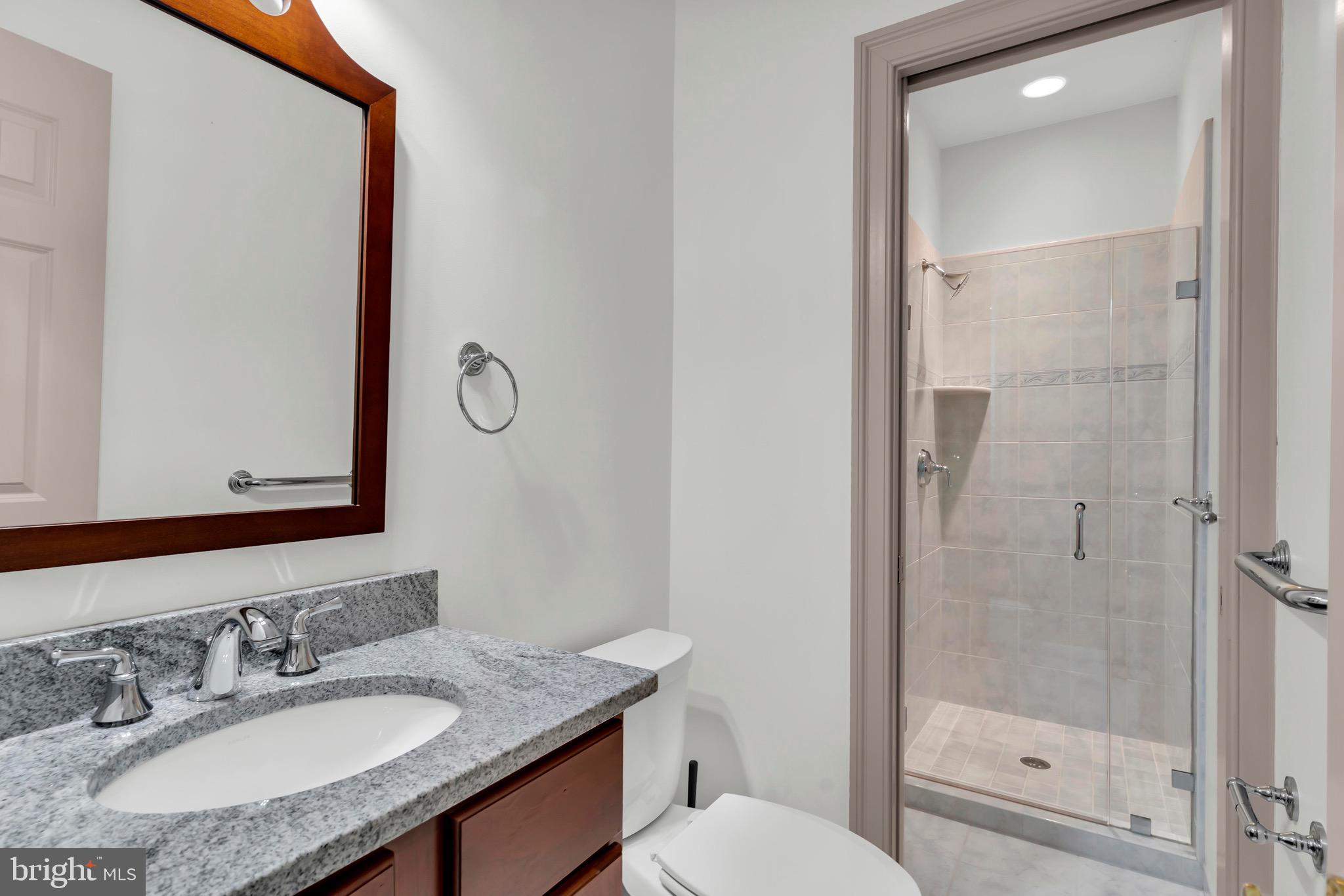 11036 Popes Head Road Fairfax, VA 22030 - Photo 24 of 49