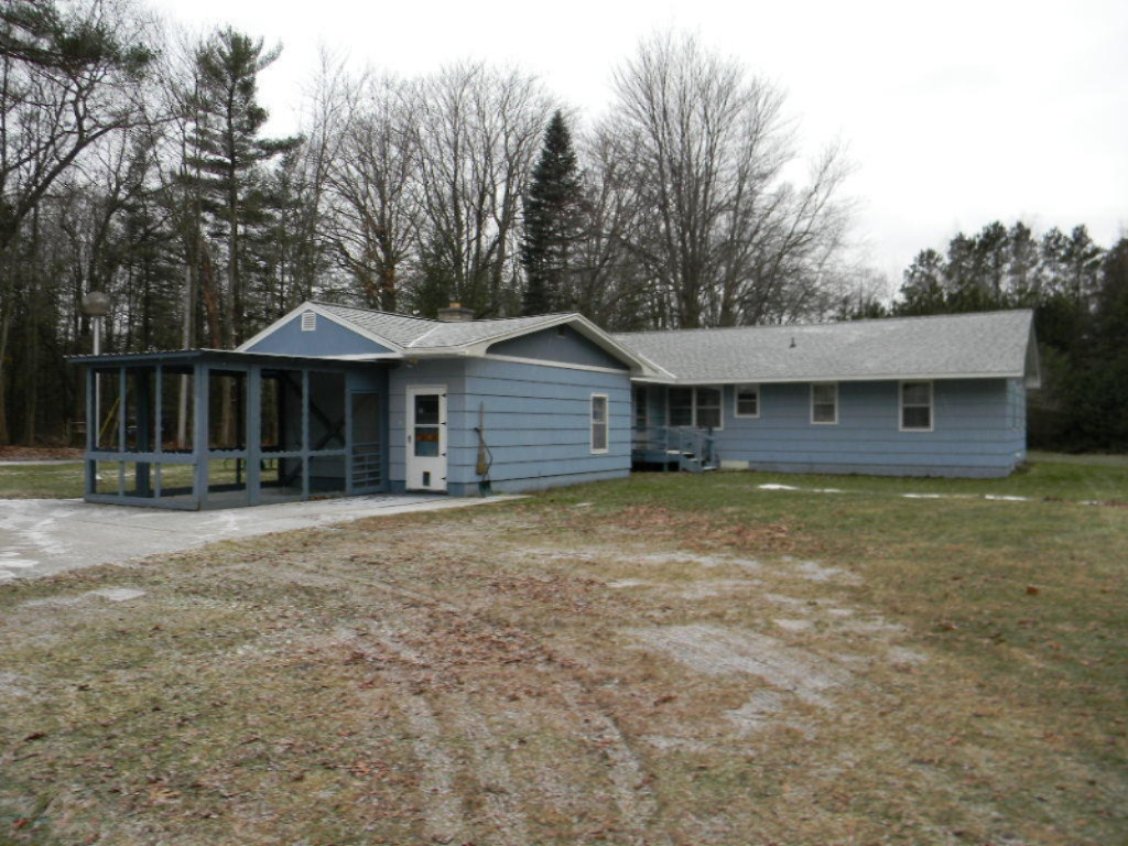 2038 Horton Road Muskegon, MI 49445 - Photo 12 of 24 DSCN0216