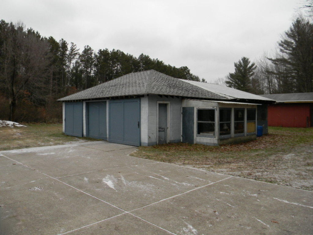 2038 Horton Road Muskegon, MI 49445 - Photo 16 of 24 DSCN0224