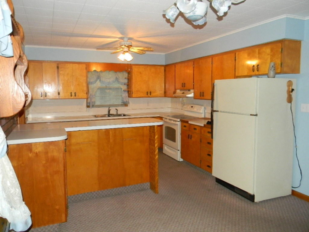 2038 Horton Road Muskegon, MI 49445 - Photo 2 of 24 DSCN0197