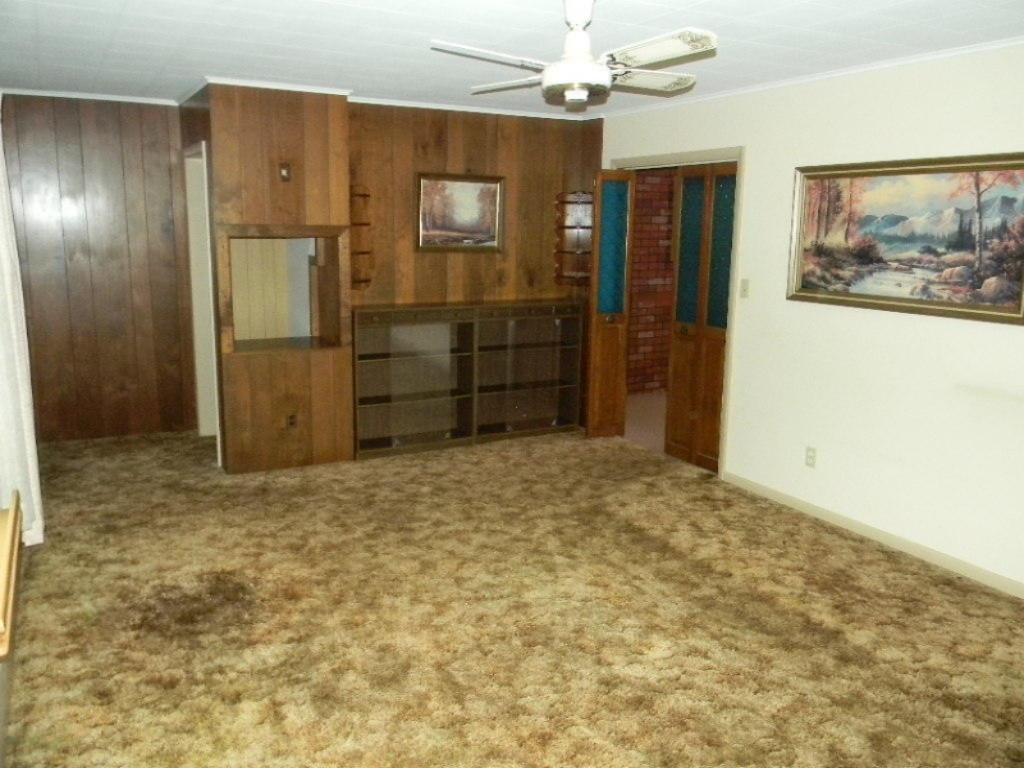 2038 Horton Road Muskegon, MI 49445 - Photo 4 of 24 DSCN0199