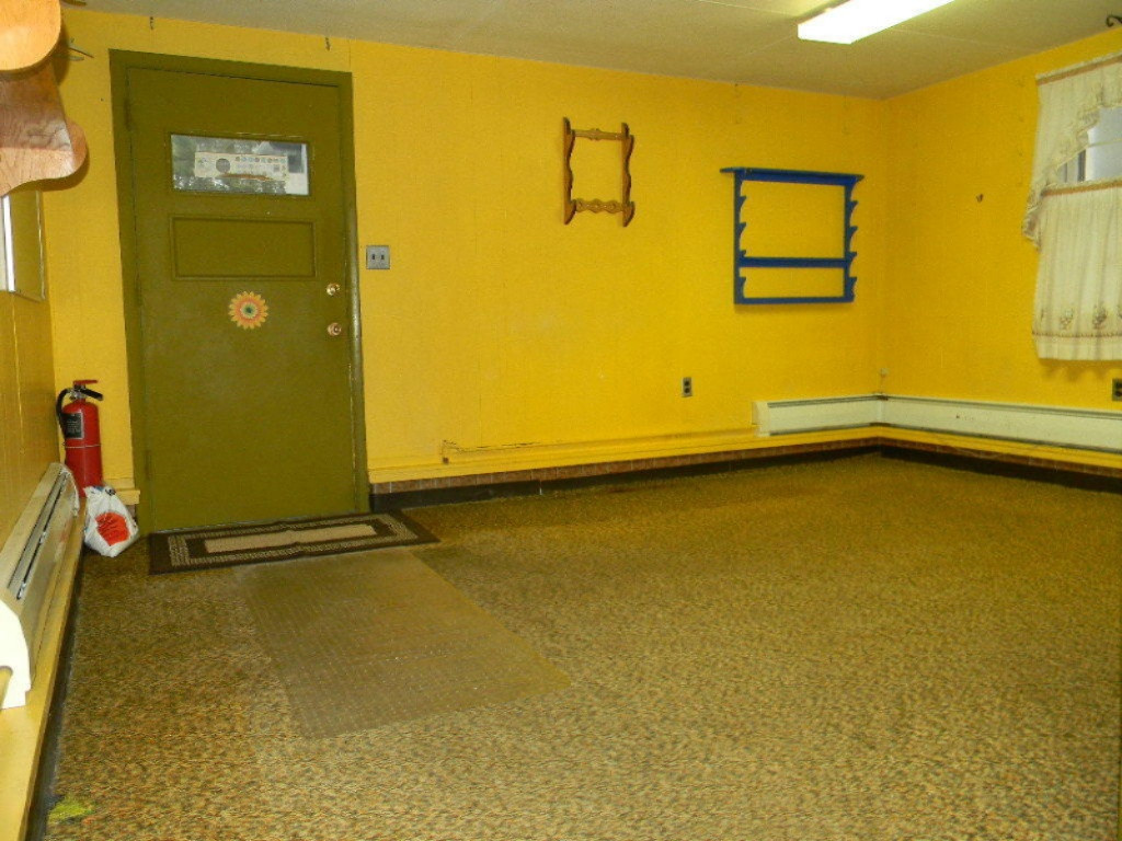 2038 Horton Road Muskegon, MI 49445 - Photo 5 of 24 DSCN0215
