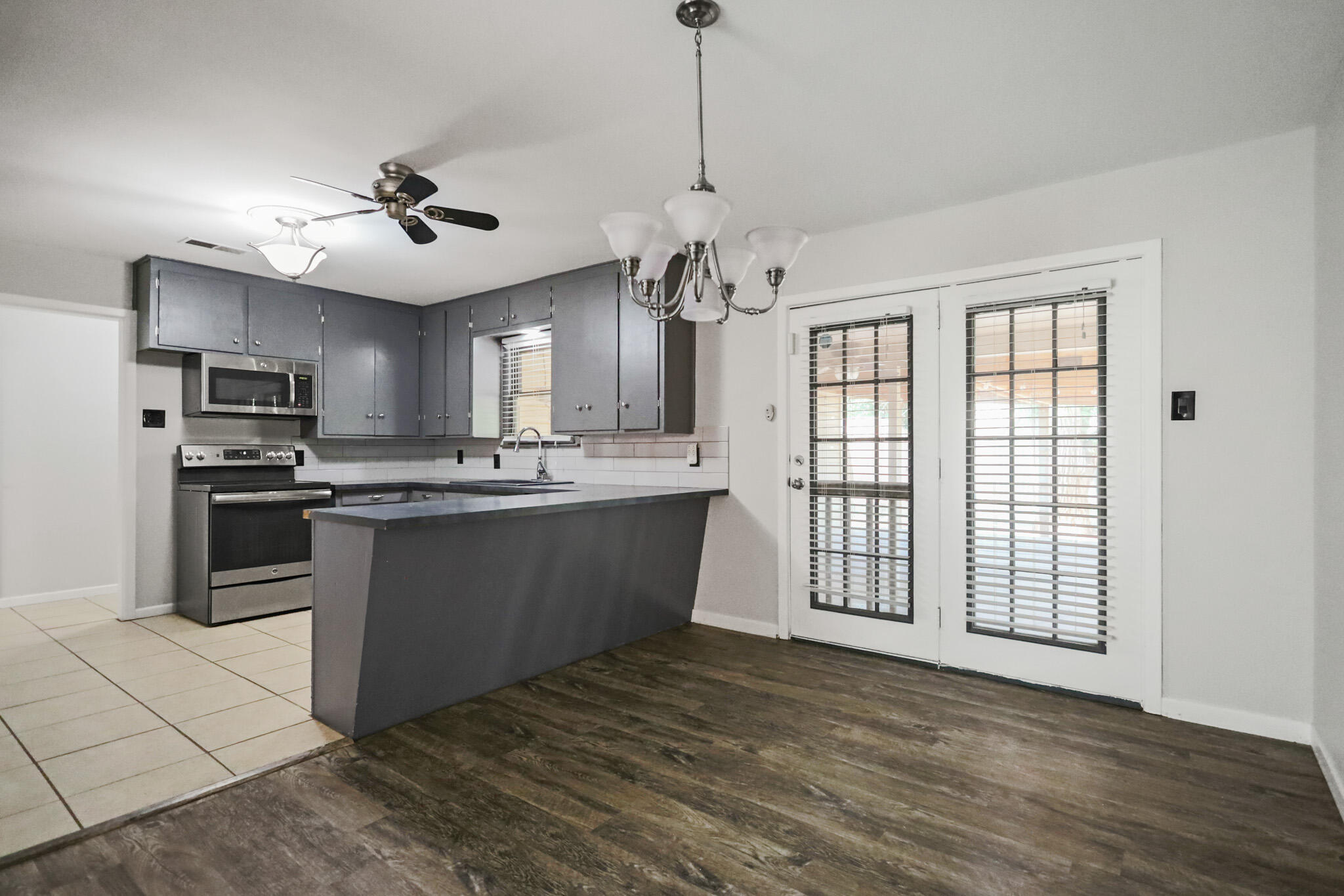 2826 58th Street Lubbock, TX 79413 - Photo 19 of 57 IMG_8994