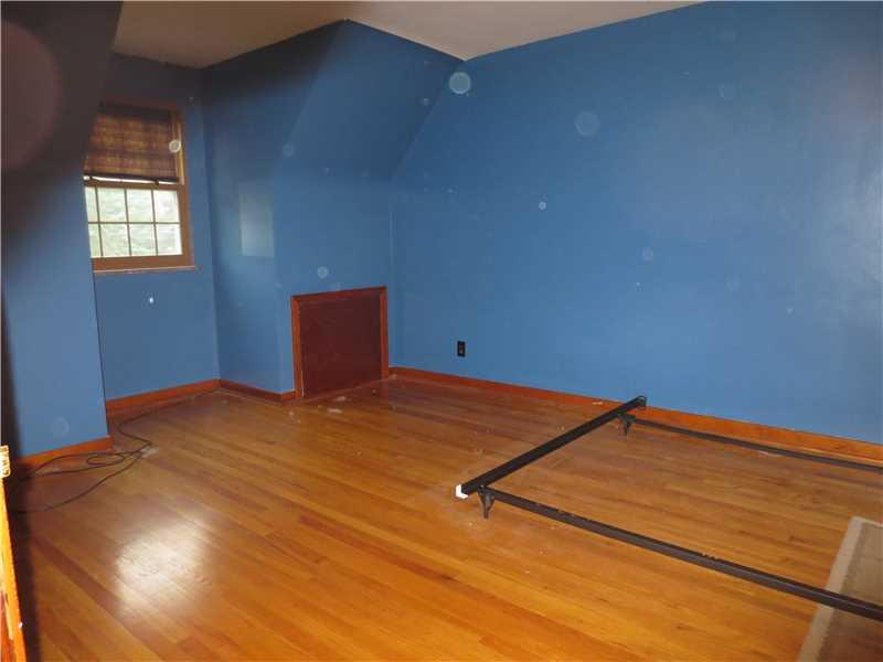 584 Freeport Road Freeport, PA 16229 - Photo 14 of 25 Bedroom. Second bedroom