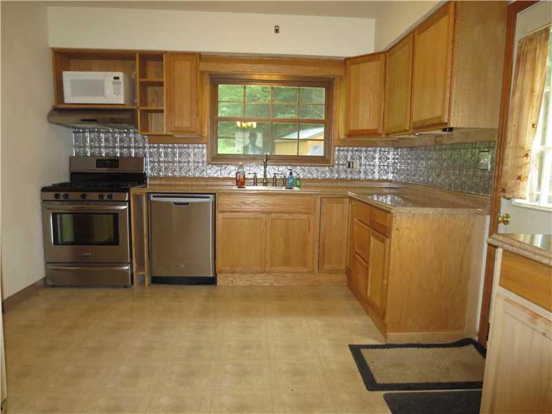 584 Freeport Road Freeport, PA 16229 - Photo 3 of 25 Kitchen.