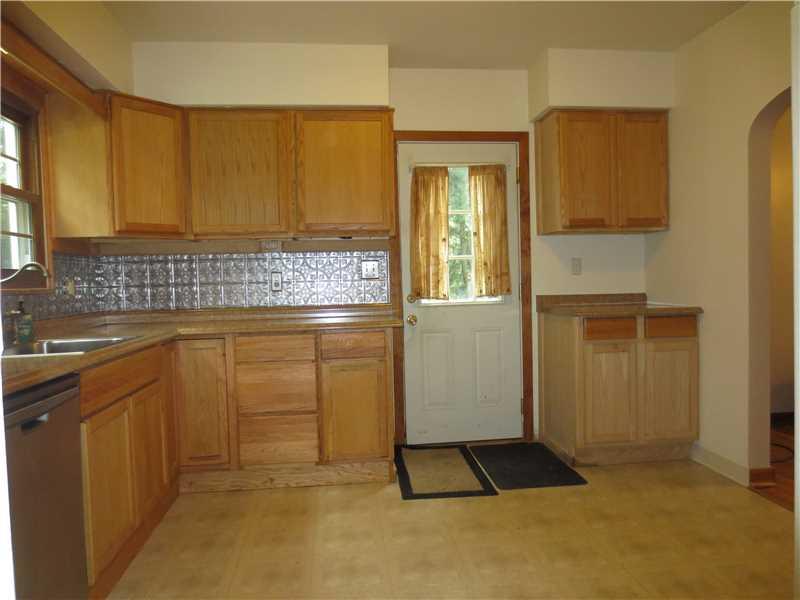 584 Freeport Road Freeport, PA 16229 - Photo 4 of 25 Kitchen.