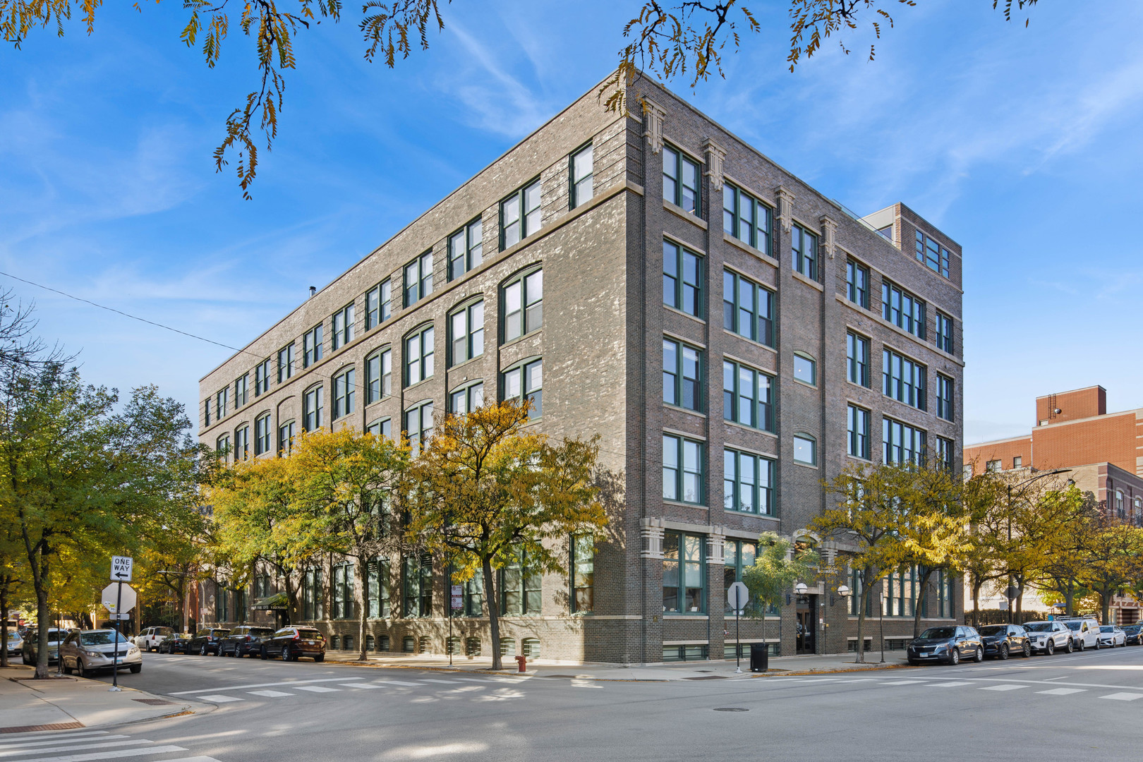 1327 West Washington Boulevard, Unit 105 Chicago, IL 60607 - Photo 1 of 16 a front view of a building
