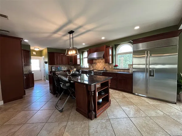 $995,000 | 4 Vining Street, Centereach, NY 11720