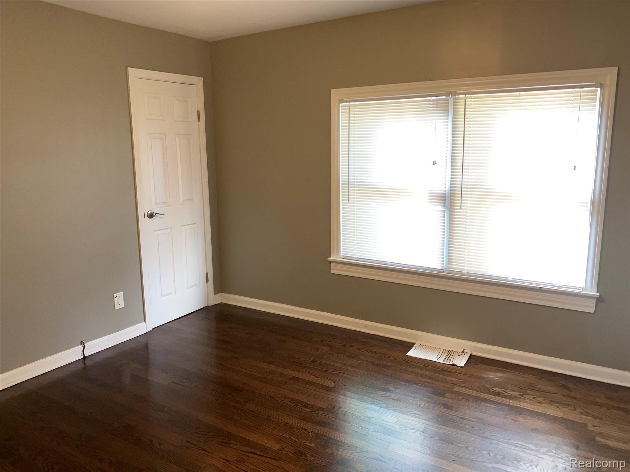 12029 Inkster Road Livonia, MI 48150 - Photo 14 of 26 IMG_6425.JPG