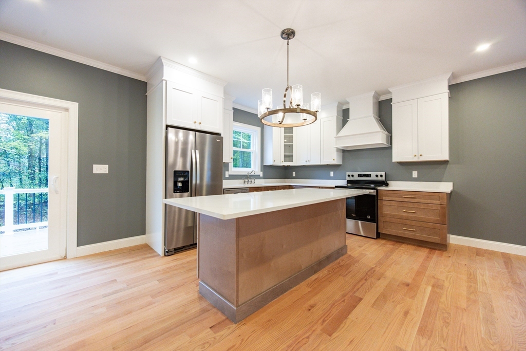 33 Azalea Road Mansfield, MA 02048 - Photo 17 of 42 Gallery Image 17