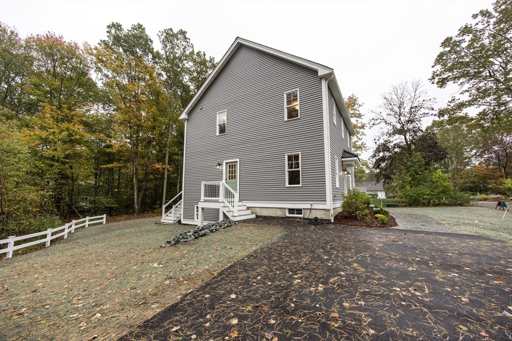 33 Azalea Road Mansfield, MA 02048 - Photo 4 of 42 Gallery Image 4