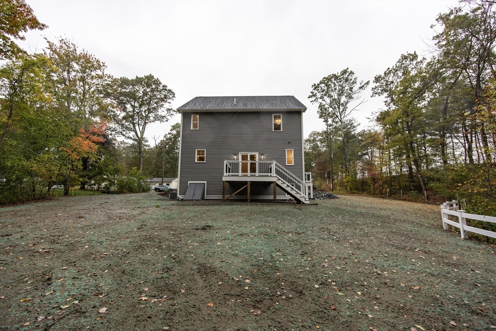 33 Azalea Road Mansfield, MA 02048 - Photo 5 of 42 Gallery Image 5