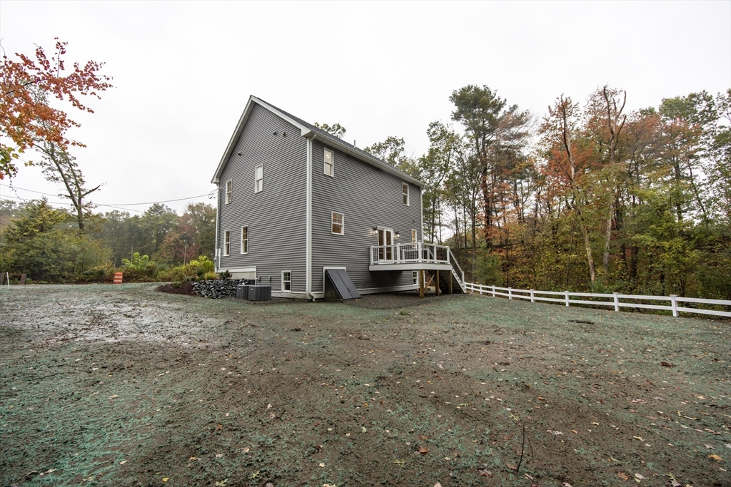 33 Azalea Road Mansfield, MA 02048 - Photo 6 of 42 Gallery Image 6