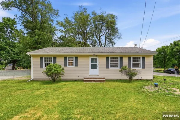 $299,900 | 427 Warwick Turnpike, West Milford, NJ 07421