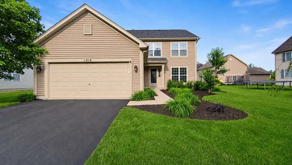 $389,999 | 1014 Woodiris Drive, Joliet, IL 60431