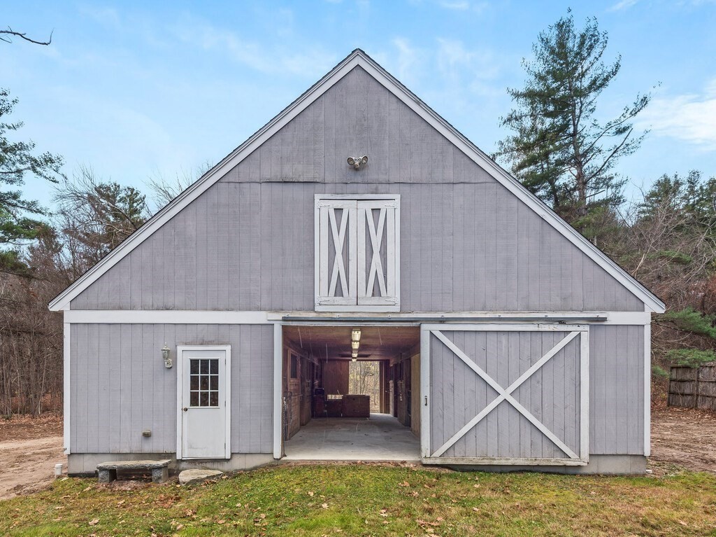 281 Brooks Station Road, Unit 1 Princeton, MA 01541 - Photo 28 of 36 a view of small pool