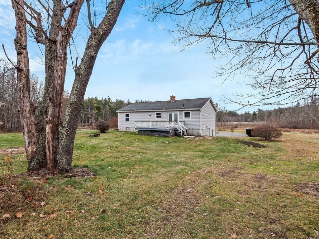 281 Brooks Station Road, Unit 1 Princeton, MA 01541 - Photo 34 of 36 a backyard of a house