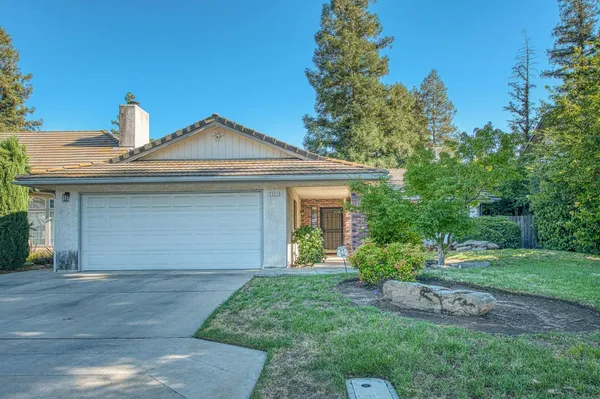 $450,000 | 1751 East Brandon Lane, Fresno, CA 93720