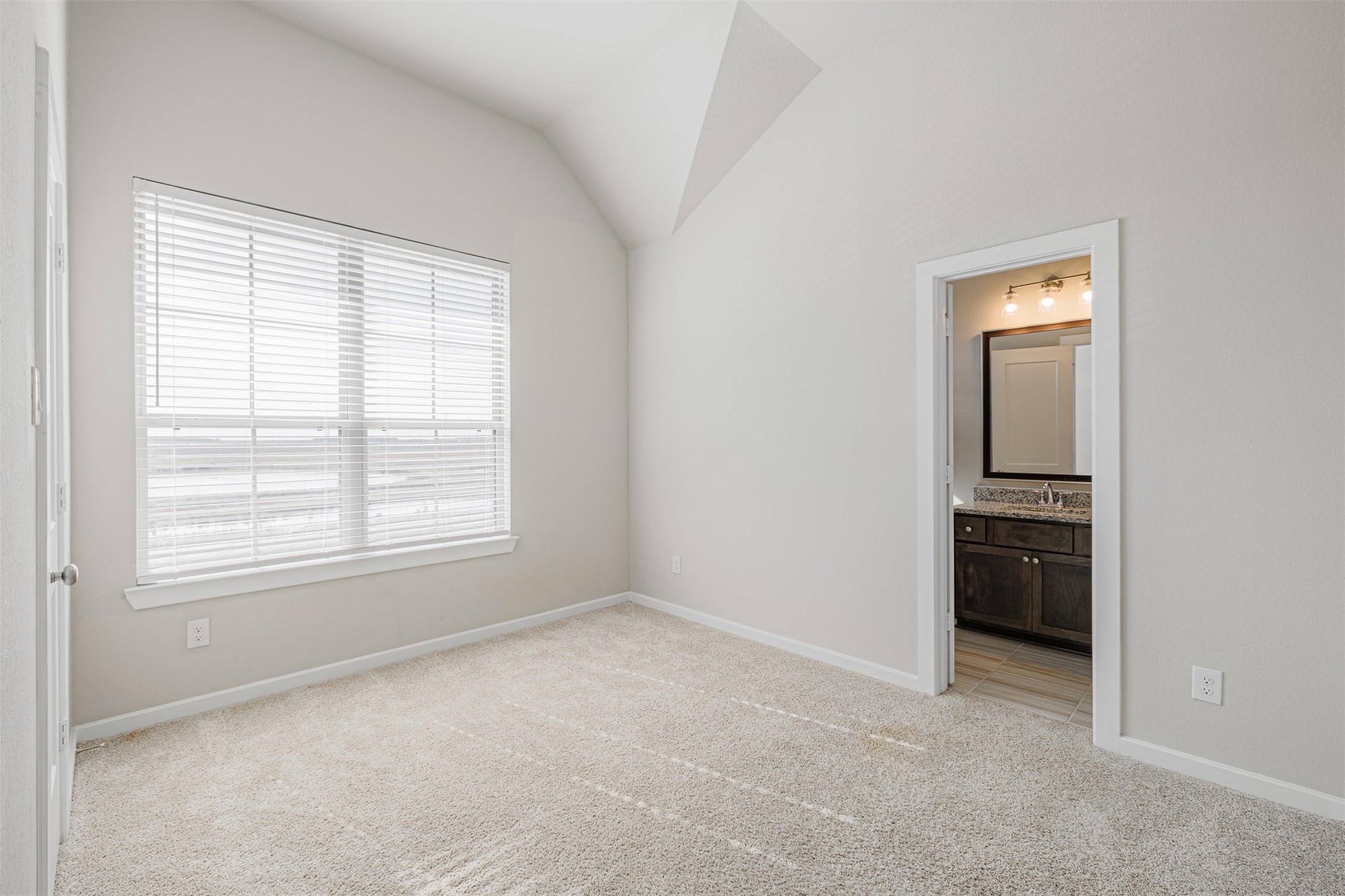 19622 Talley Valley Drive Cypress, TX 77433 - Photo 13 of 18 an empty room with a window and closet