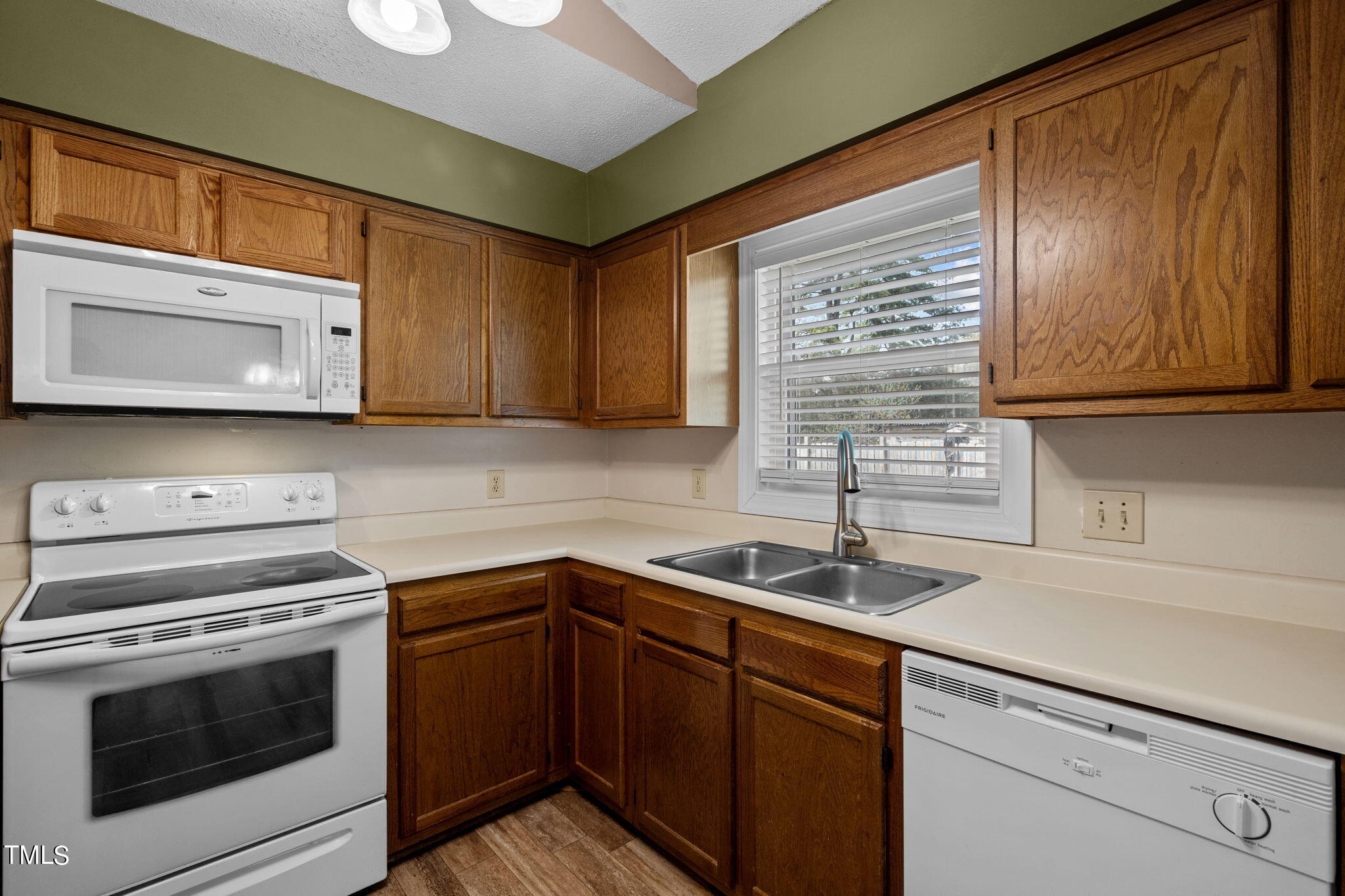201 Longneedle Court Raleigh, NC 27603 - Photo 15 of 49 14-web-or-mls-_NFP1047