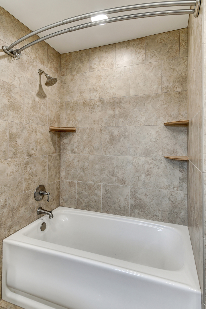 8348 Dolfor Cove Burr Ridge, IL 60527 - Photo 22 of 27