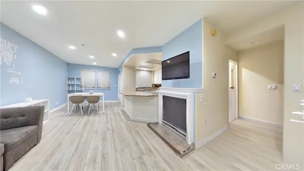 $5,250 | 332 West Summerfield Circle, Anaheim, CA 92802