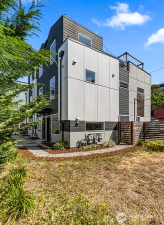 $799,000 | 5244 Brooklyn Avenue Northeast, Unit A, Seattle, WA 98105