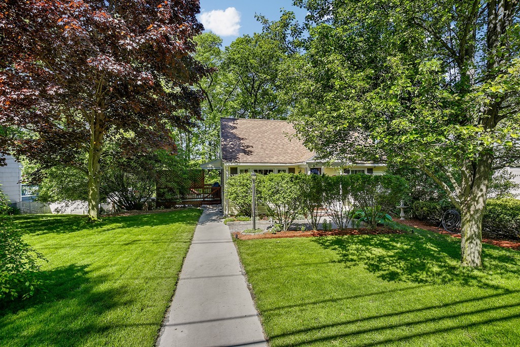 659 Waverly Road North Andover, MA 01845 - Photo 5 of 23 Gallery Image 5