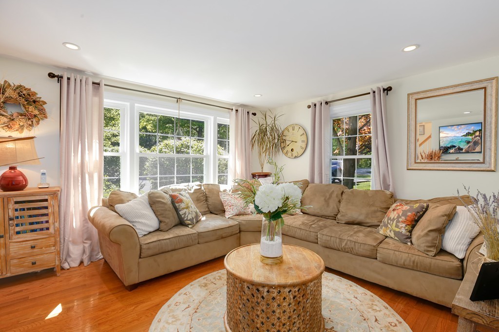 659 Waverly Road North Andover, MA 01845 - Photo 7 of 23 Gallery Image 7
