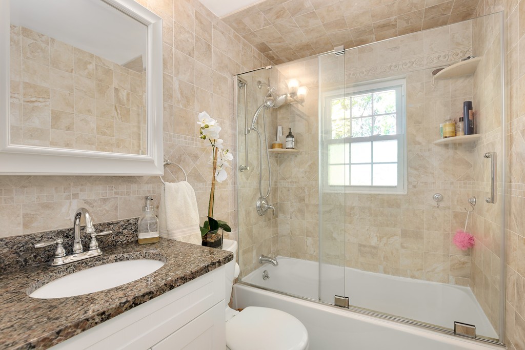 659 Waverly Road North Andover, MA 01845 - Photo 10 of 23 Gallery Image 10