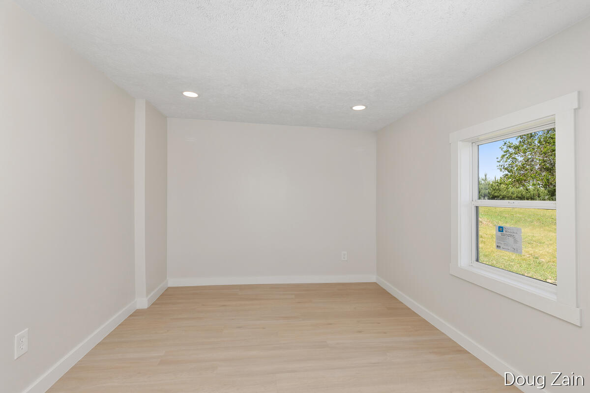 1595 North County Line Road Six Lakes, MI 48886 - Photo 18 of 33