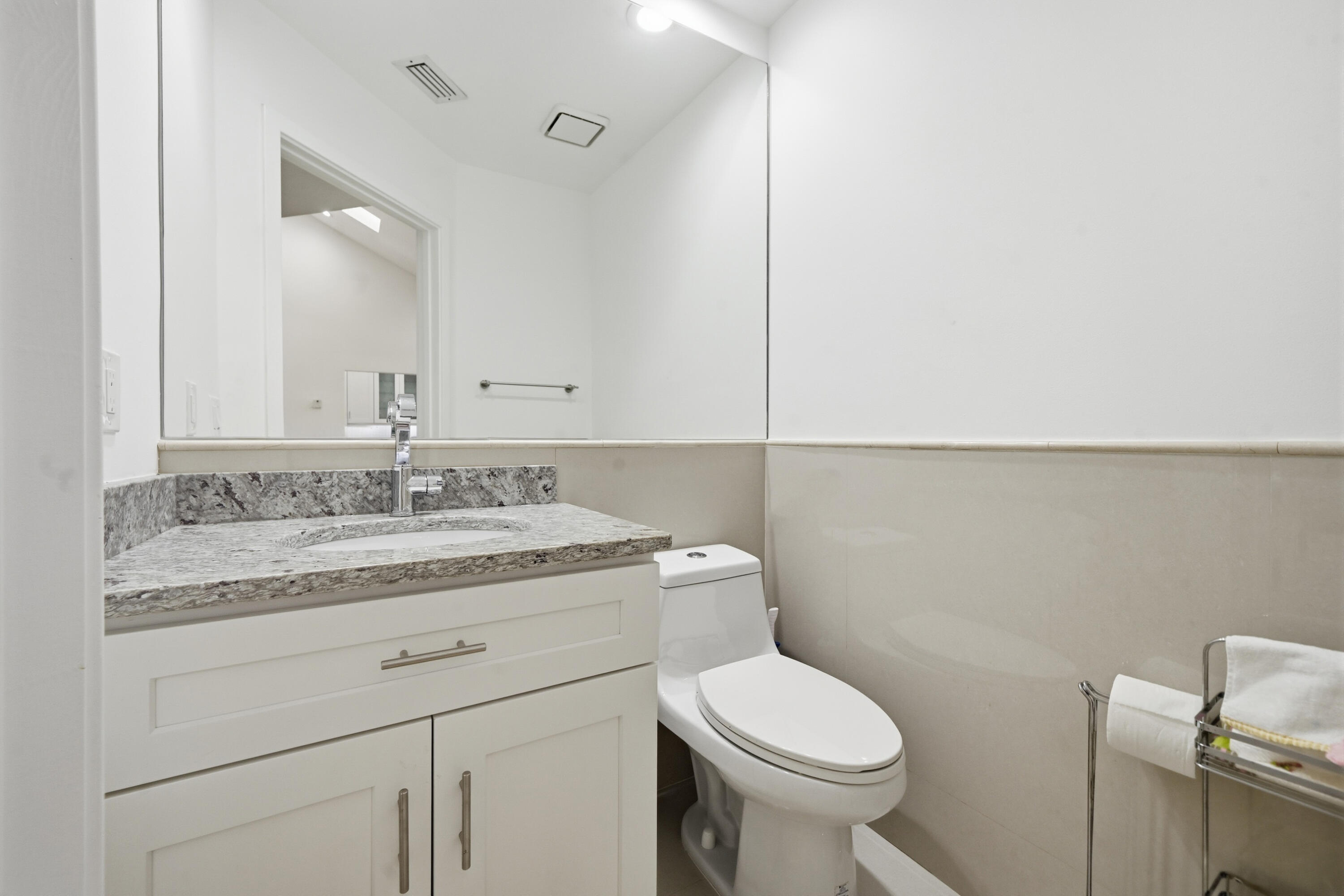 5236 Majorca Club Drive Boca Raton, FL 33486 - Photo 15 of 40 Powder Room