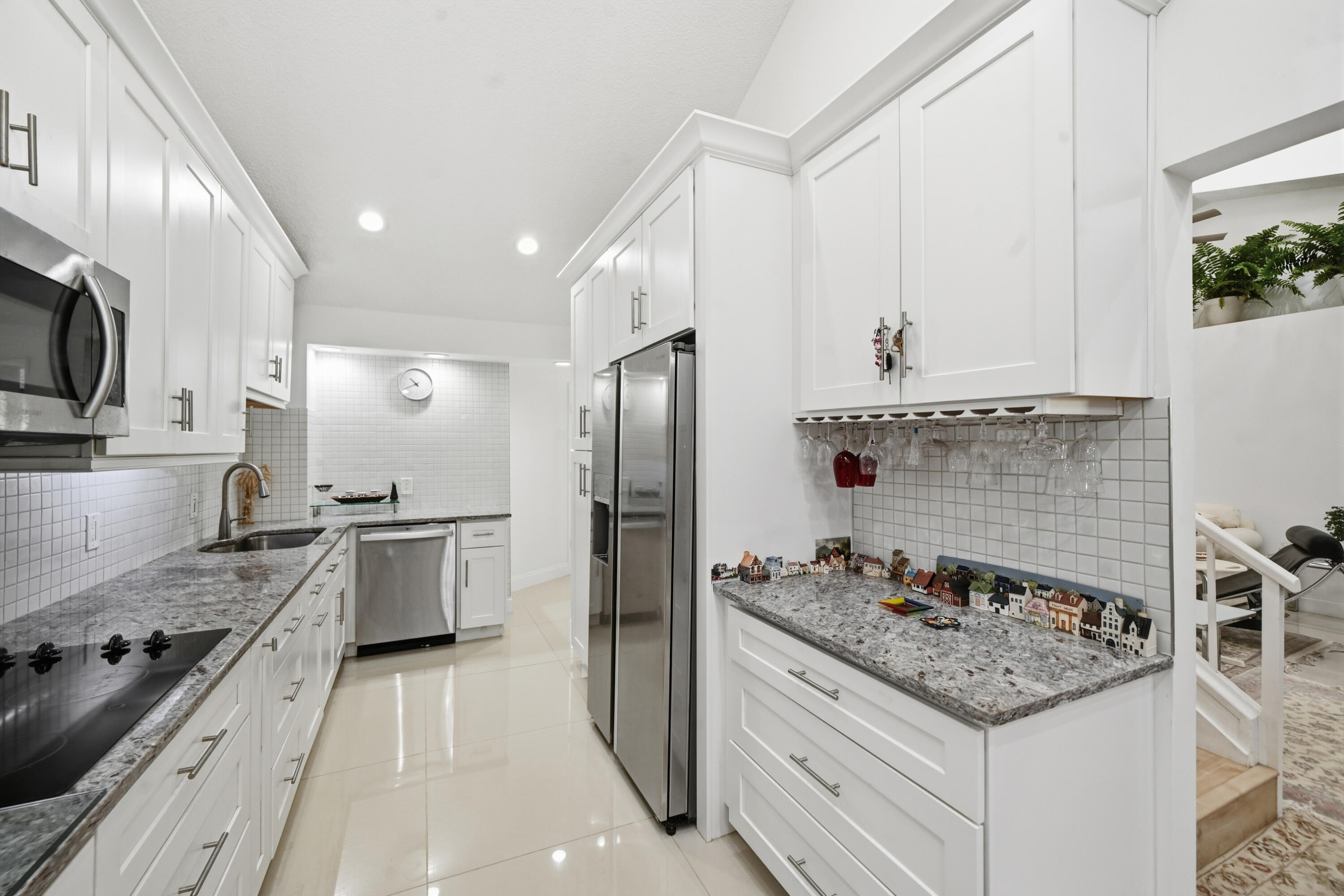 5236 Majorca Club Drive Boca Raton, FL 33486 - Photo 4 of 40 Updated Kitchen