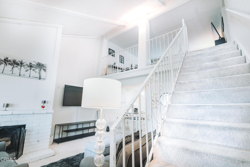 1020 Dunes Street Oxnard, CA 93035 - Photo 54 of 75 a view of entryway and hall