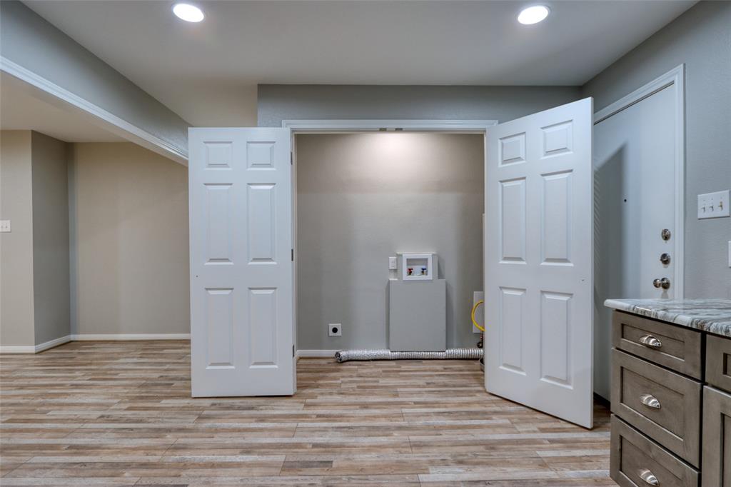 1545 Reuter Avenue Waco, TX 76708 - Photo 16 of 31 View of laundry space