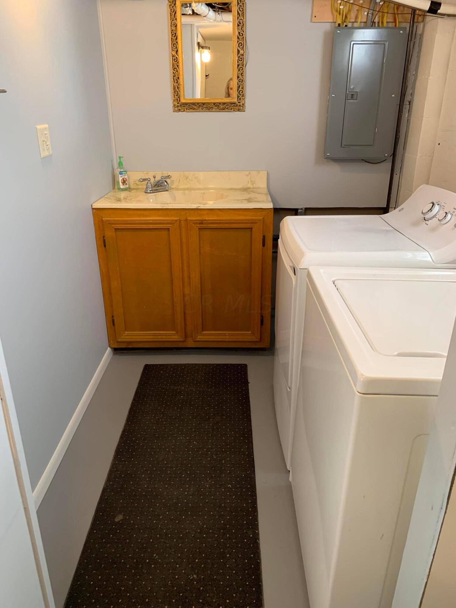 424 Watt Street Circleville, OH 43113 - Photo 42 of 43 Bathroom Down