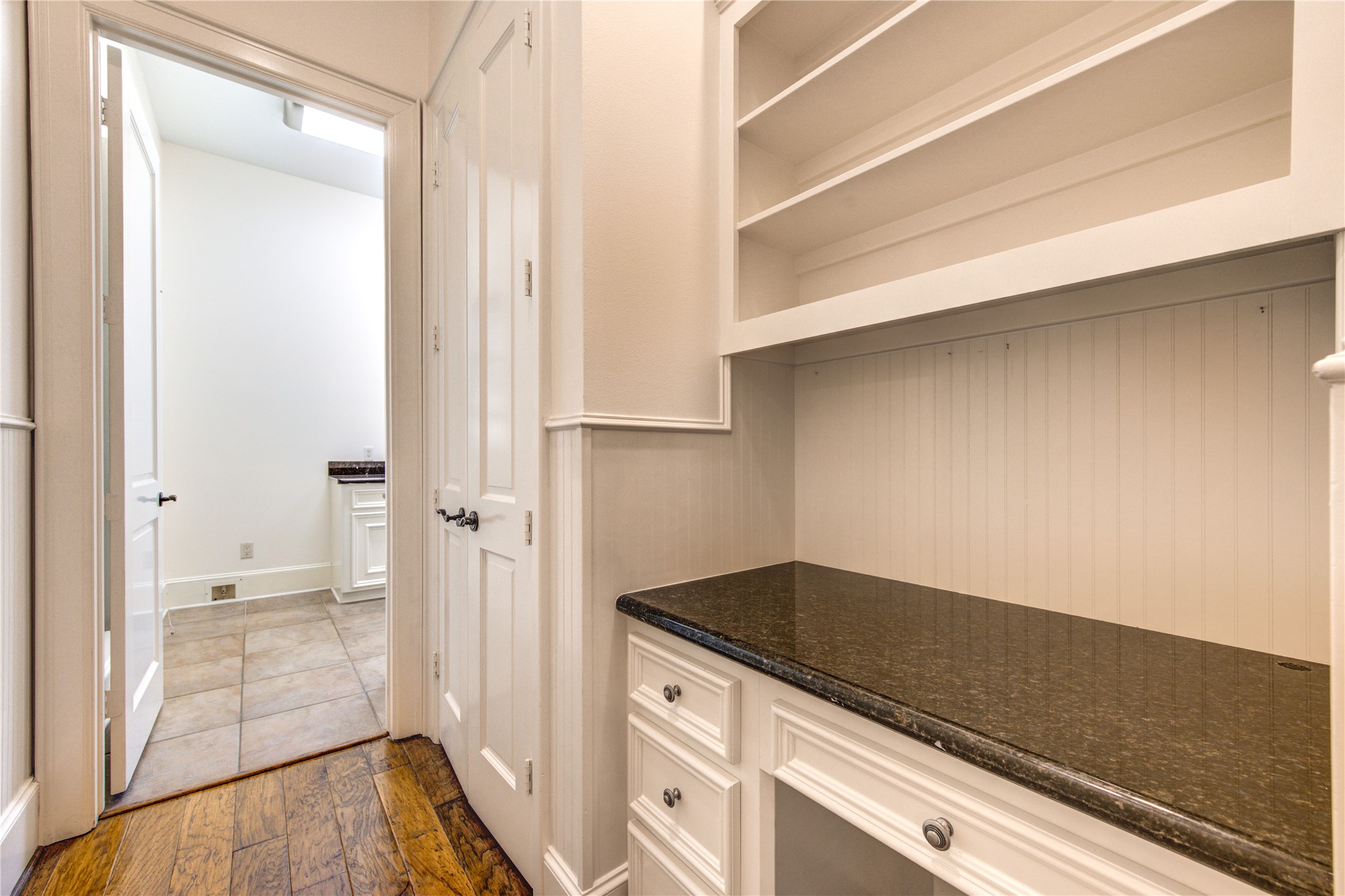 4615 Laurel Street Bellaire, TX 77401 - Photo 21 of 48 Back additional mailroom desk and closet.