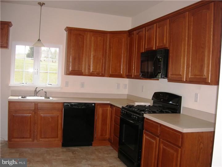 405 Maple Street Avondale, PA 19311 - Photo 2 of 4 Gallery Image 2
