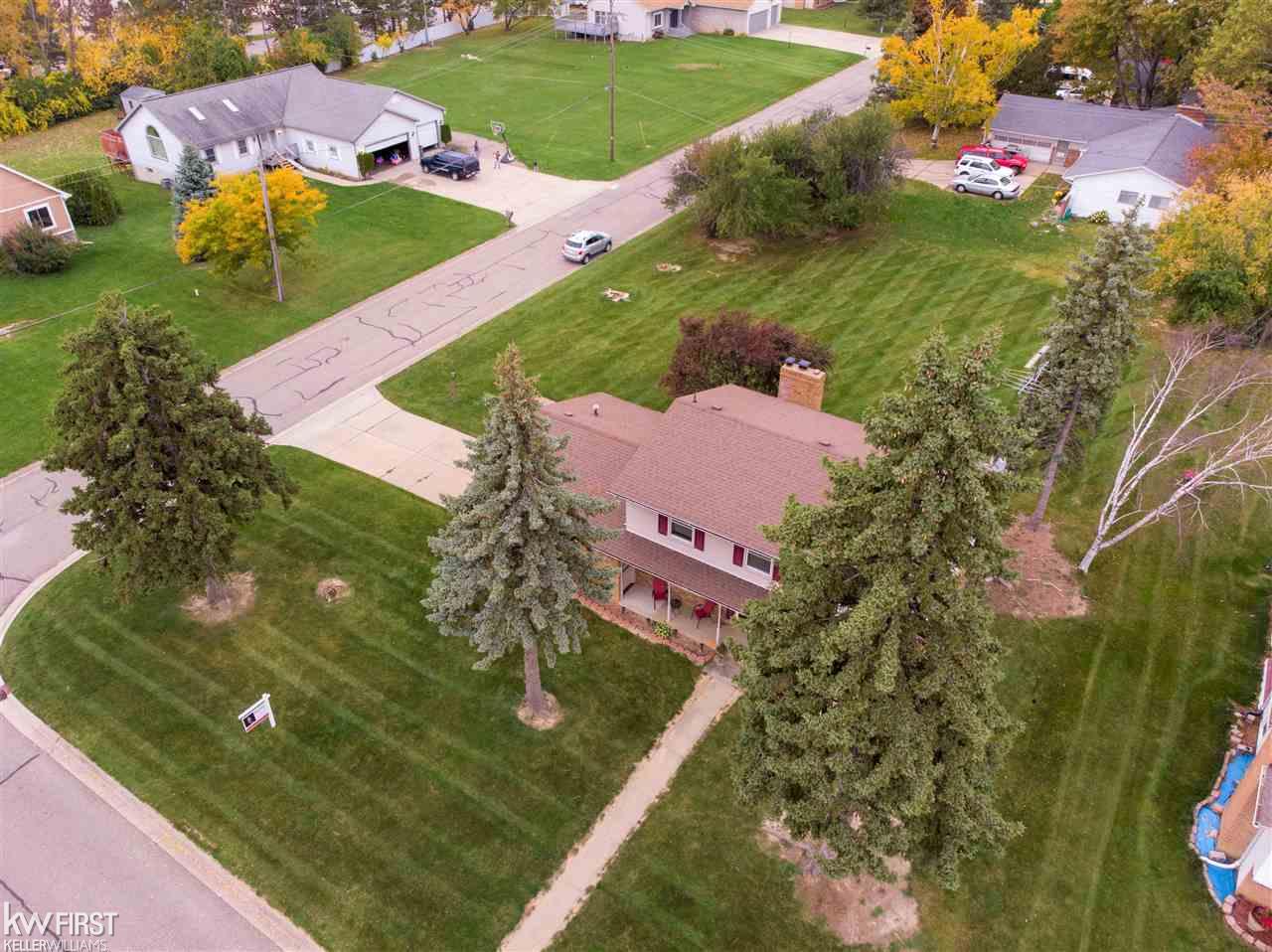 3308 Old Farm Road Flint, MI 48507 - Photo 17 of 47 50026228-16.JPG