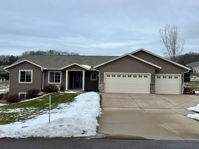 $575,000 | W7534 Sylvester Road, Holland, WI 54636