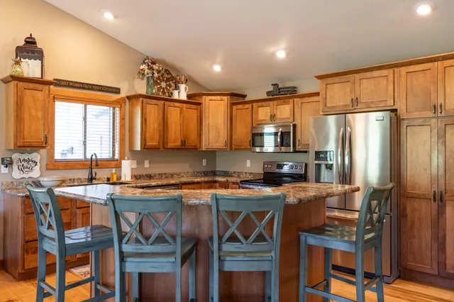 $575,000 | W7534 Sylvester Road, Holland, WI 54636