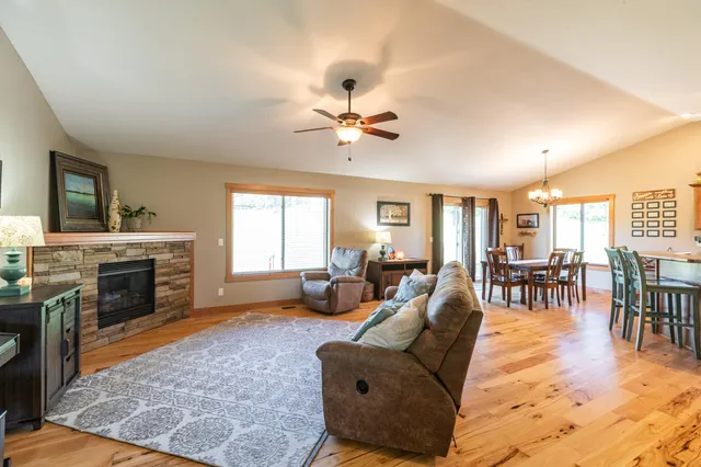 $575,000 | W7534 Sylvester Road, Holland, WI 54636