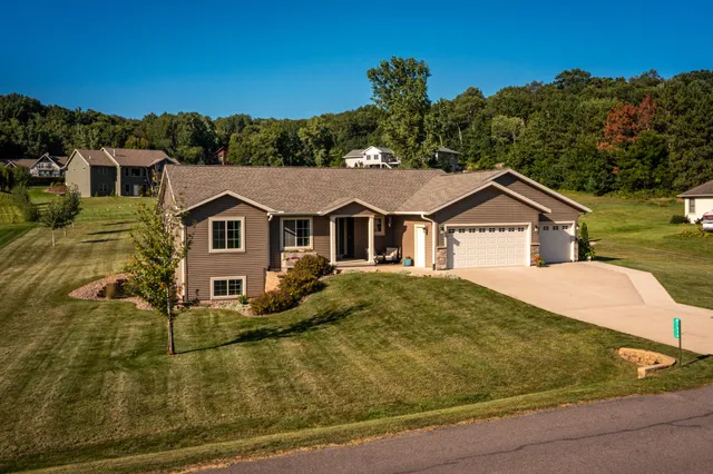 $575,000 | W7534 Sylvester Road, Holland, WI 54636