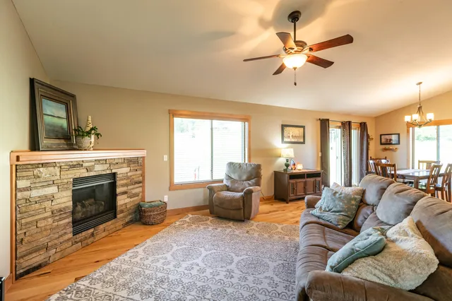 $575,000 | W7534 Sylvester Road, Holland, WI 54636