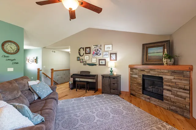 $575,000 | W7534 Sylvester Road, Holland, WI 54636